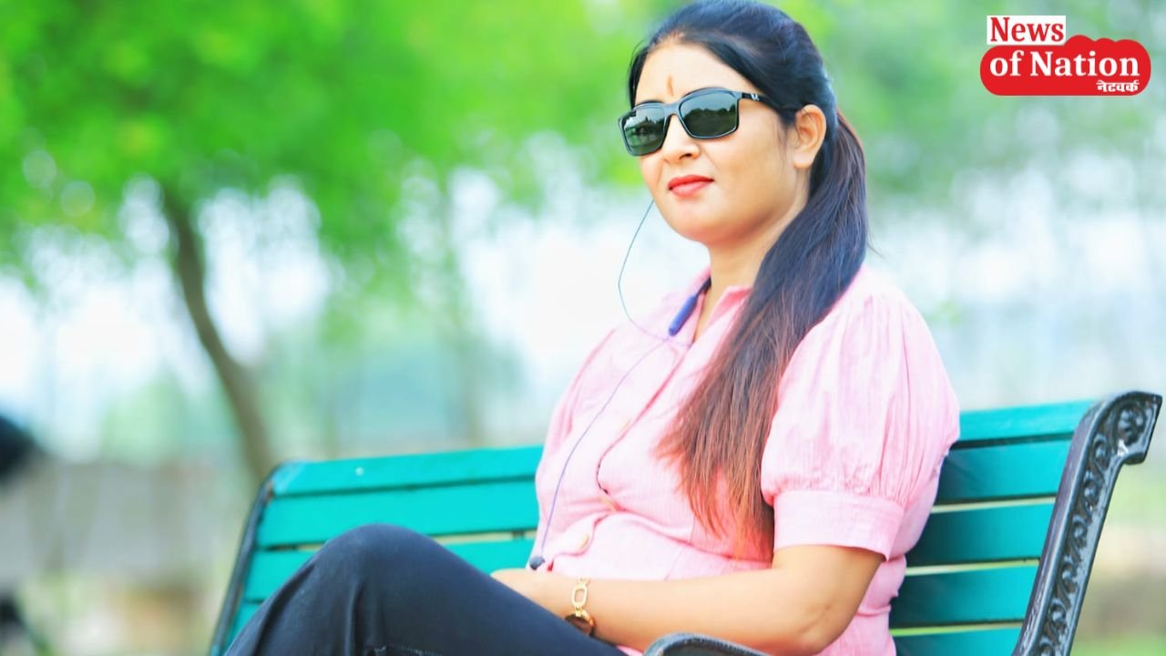 ग़दर: एक प्रेम कथा की स्टार अमीषा पटेल ने नीतू पाठक की मेहनत को सराहा, बढ़ा जिले का गौरव